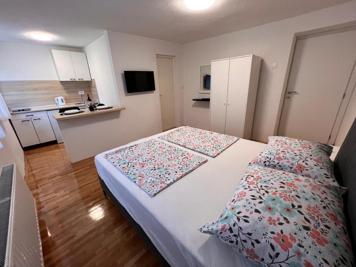 Guest House Kiwi 莫斯塔尔 外观 照片